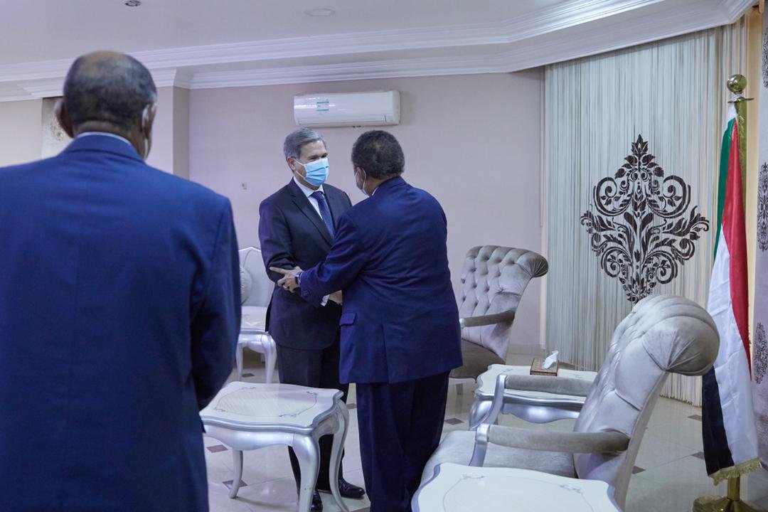 مبعوث فرنسي ينقل لحمدوك تعهدات ماكرون بشأن التحول الديمقراطي في السودان والعلاقات الاقتصادية مع الاتحاد الأوروبي ويقدم دعوة حول المفاوضات مع الحلو وعبد الواحد