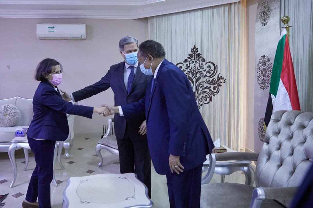 مبعوث فرنسي ينقل لحمدوك تعهدات ماكرون بشأن التحول الديمقراطي في السودان والعلاقات الاقتصادية مع الاتحاد الأوروبي ويقدم دعوة حول المفاوضات مع الحلو وعبد الواحد