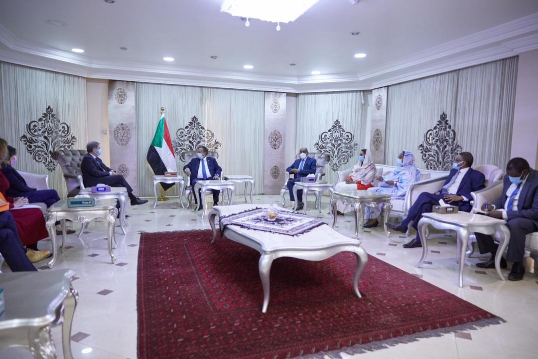 مبعوث فرنسي ينقل لحمدوك تعهدات ماكرون بشأن التحول الديمقراطي في السودان والعلاقات الاقتصادية مع الاتحاد الأوروبي ويقدم دعوة حول المفاوضات مع الحلو وعبد الواحد