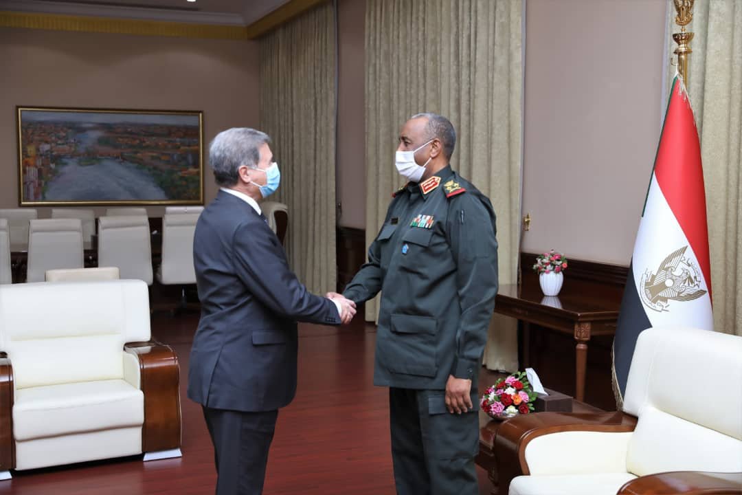 البرهان للمبعوث الفرنسي للقرن الأفريقي : اجراءات 25 أكتوبر ليست انقلابا وجاءت لحماية الفترة الانتقالية من مهددات تؤدي لفشلها