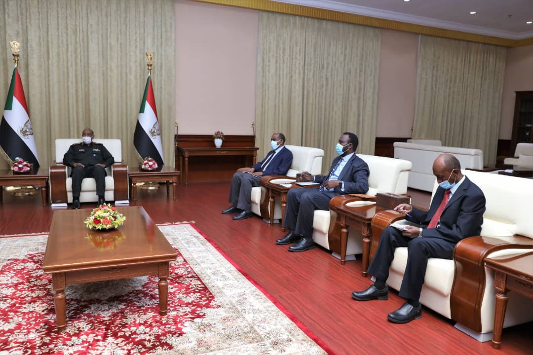 البرهان للمبعوث الفرنسي للقرن الأفريقي : اجراءات 25 أكتوبر ليست انقلابا وجاءت لحماية الفترة الانتقالية من مهددات تؤدي لفشلها