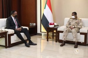 التزامات من البرهان وحميدتي لوفد إيغاد في أزمة السودان وسكرتير المنظمة يقول : نحن متحيزون إلى جانبكم