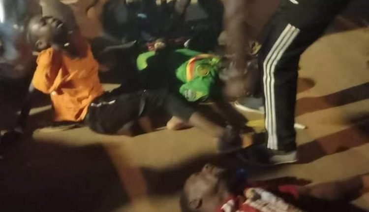 عاجل .. مقتل وجرح عشرات المشجعين في تدافع بأحد ملاعب كأس أمم إفريقيا بالكاميرون والكاف يعلق (فيديو)