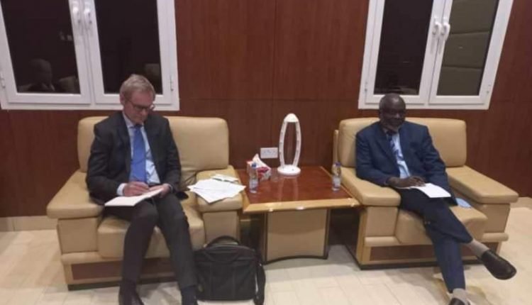 برنامج (ثمرات) في أجندة لقاء بين مبعوث نرويجي ووزير المالية السوداني