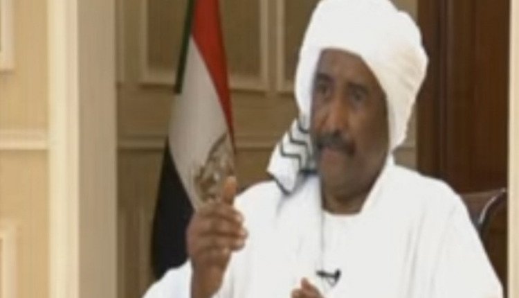 البرهان يعترف بارتكاب خطأ كبير في ميزانية السودان ويصف الوضع الاقتصادي بالمتأزم