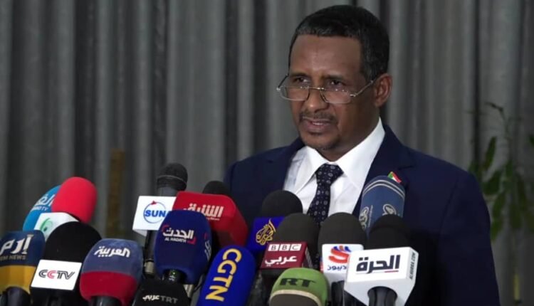 حميدتي يكشف عن لقاء مع مدير المخابرات المصري ويعلن قدوم أكثر من 50 مؤسسة روسية للإستثمار في السودان ويوجه رسالة للشعب