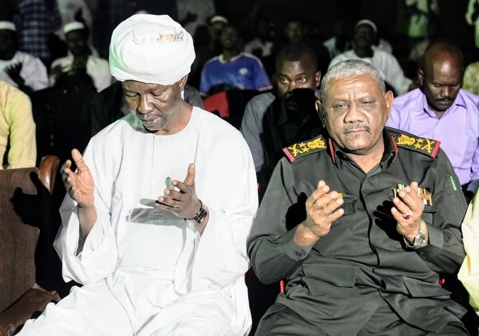 البرهان يوجه دعوة لإخراج السودان من العنف والقتل والإنزلاق ويكشف عن شرط لتسليم السلطة بعد مقتل ضابط أمام القصر الجمهوري