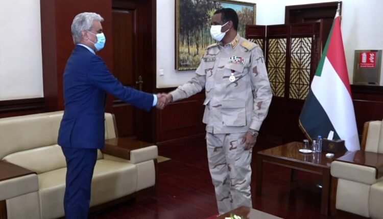 (حميدتي) يبلغ مبعوث الاتحاد الأفريقي المدخل لحل الخلافات بين السودانيين