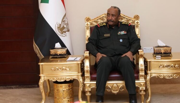 البرهان يؤمن على مقترحات وحلول قدمها مجلس حكماء السودان و يؤكد على ضرورة توسيع قاعدة المشاركة السياسية