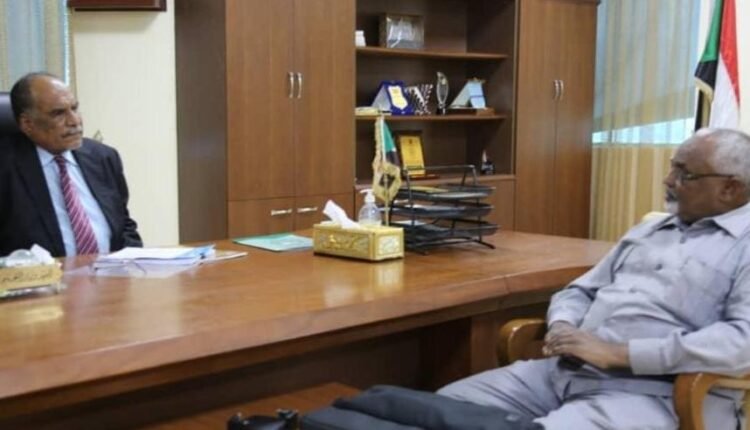 بعد قرار استئناف الدراسة.. وزير التعليم العالي يقود لقاءات مكثفة مع مديري الجامعات