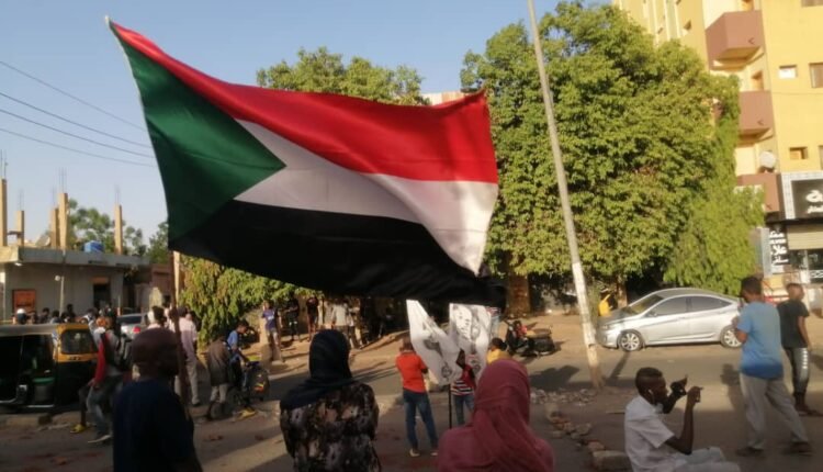 السودان: محامو الطوارئ يحددون 6 سجون لإقامة صلاة العيد .. خطوة بشأن المعتقلين السياسيين
