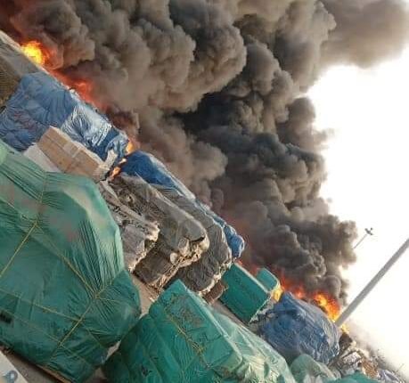 السودان.. لجنة للتحقيق في حريق ميناء عثمان دقنة ووزير النقل يعقد اجتماعًا طارئًا