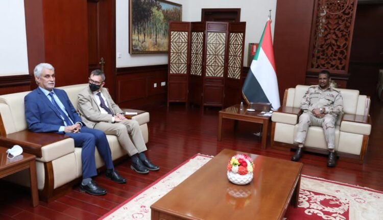 عاجل .. الآلية الثلاثية تكشف عن رؤية مقاربة للحوار في اجتماع مع المكون العسكري برئاسة حميدتي وتطالب باتخاذ اجراءات عاجلة والسيادي يتعهد ويستعجل