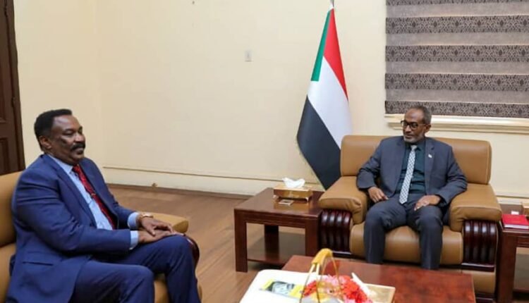 مجلس السيادة السوداني يتسلم تقريراً عن الظواهر السالبة للمغتربين ويصدر توجيهات