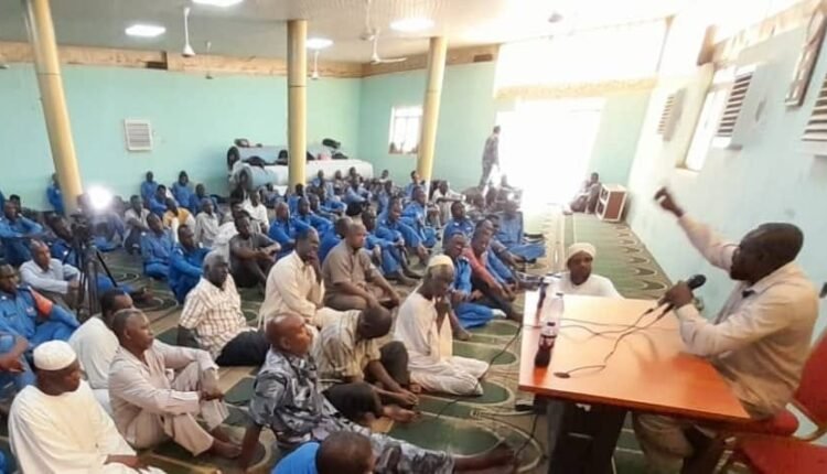 السودان.. الشرطة تستعين بشيخ دين للحديث عن (الأمانة) وسط افرادها