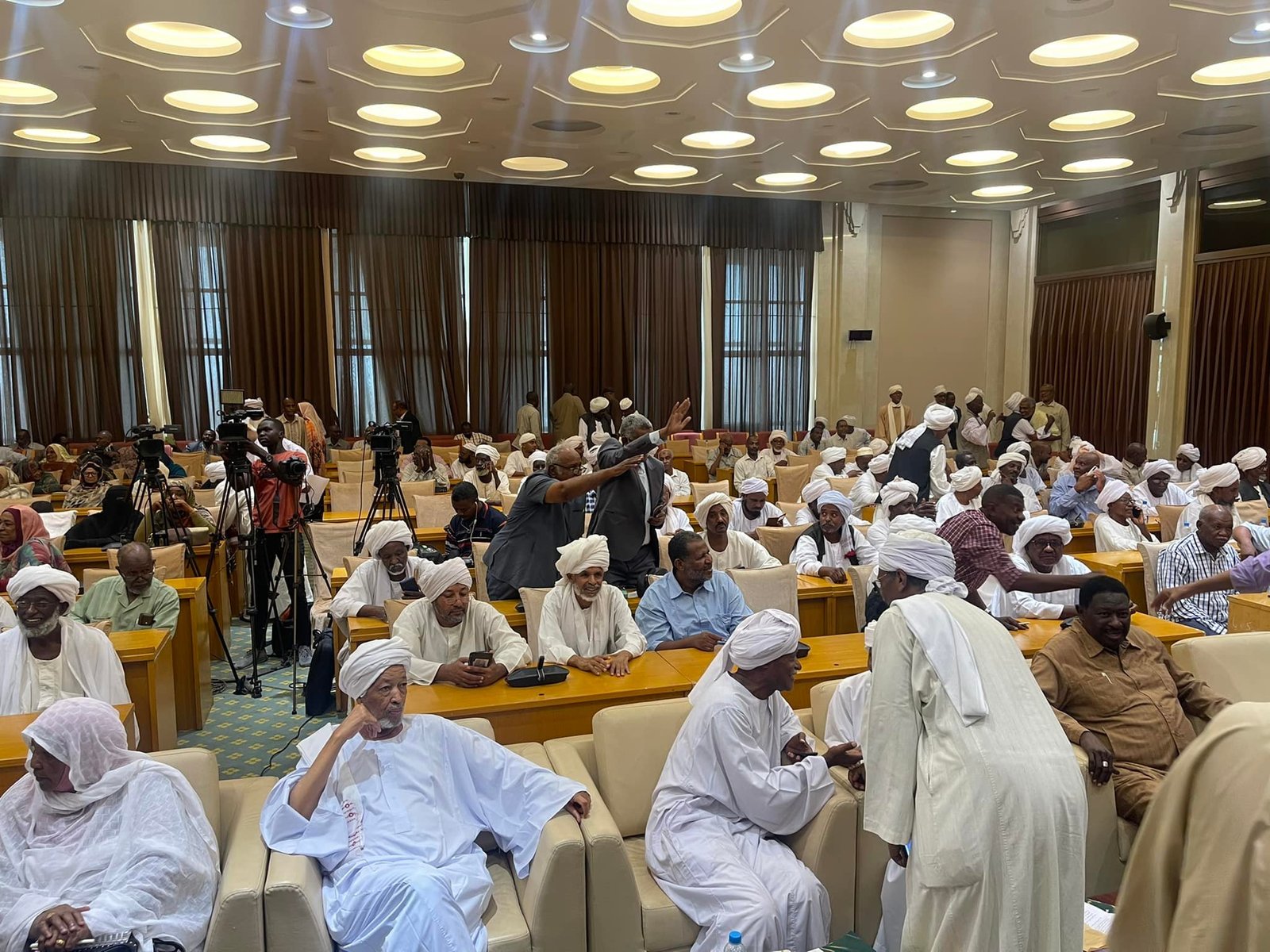 بالصورة.. انعقاد شورى المؤتمر الشعبي وسط خلافات عاصفة