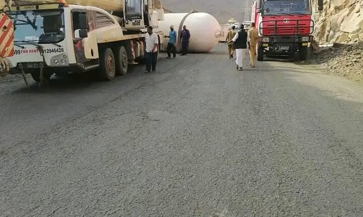 إنقلاب “تانكر غاز” بالعقبة شرق السودان “بالصور “