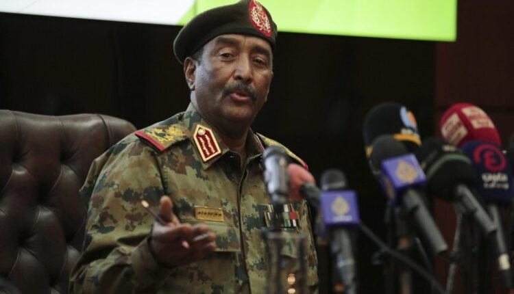 البرهان يعقد اجتماعات طارئة بشأن أثار السيول ويصدر توجيهات عاجلة للقوات المسلحة السودانية