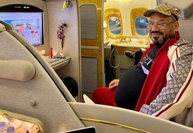 رئيس نادي المريخ يبحث عن تكييف قانوني لحضور مباراة مرتقبة في الجنينة