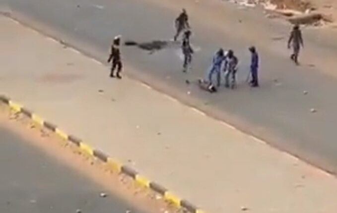 الشرطة السودانية تعترف بمخالفة تعليمات وتعلن فتح تحقيق في فيديو قتل متظاهر