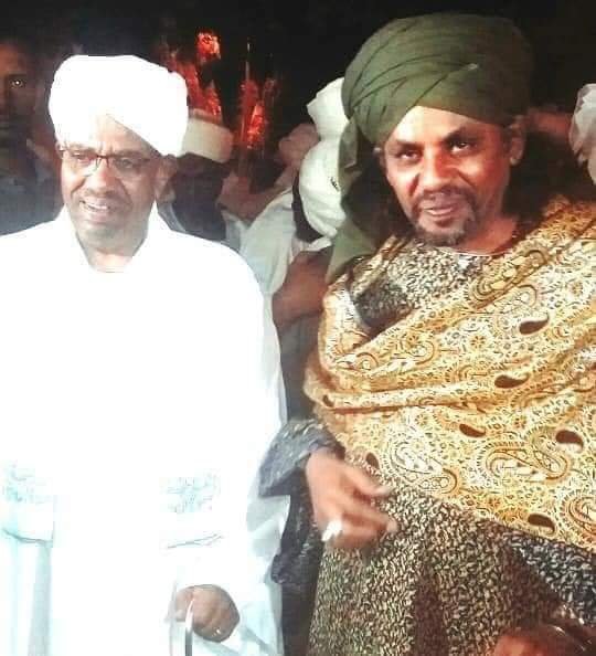 بعد ظهور احد شيوخها بزي مثير للجدل .. الطريقة العركية القادرية تتبرأ من المشاركة في مبادرة أهل السودان