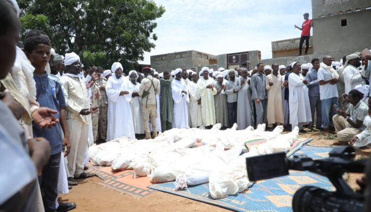 مقتل 18 سودانيا على يد مسلحين تشاديين وحميدتي يحضر التشييع ويعلن عن قرارات