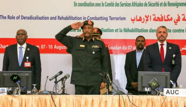 عاجل: البرهان يحذر من الإرهاب والتطرف والأنشطة الإجرامية في السودان ويعلن عن تعهدات أمام قادة أجهزة الأمن والمخابرات الإفريقية “السيسا”