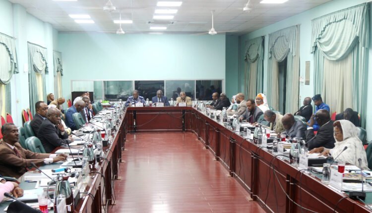 اجتماع بمجلس الوزراء السوداني يناقش تأمين وثائق الدولة