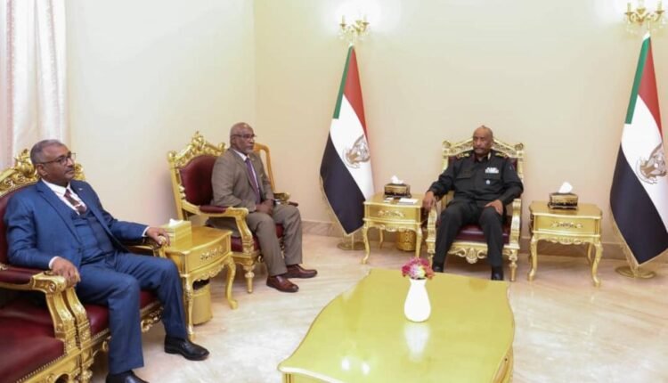 البرهان يصدر توجيهات بشأن تأمين شبكات الاتصالات من الاختراق والهجوم السيبراني