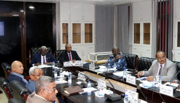 السودان.. لجنة سيادية تجتمع في مطار الخرطوم وتتخذ قرارات