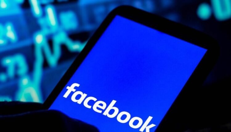 عطل مفاجئ يسبب انهيارََا في عدد متابعي صفحات المشاهير في فيسبوك