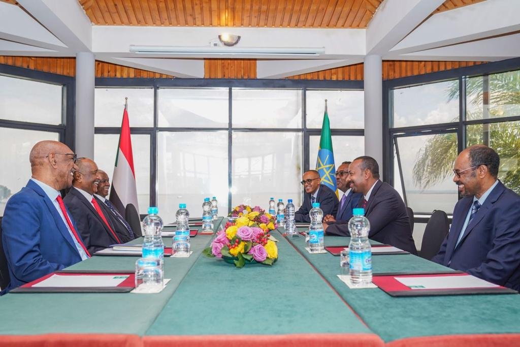 اتفاق في مباحثات البرهان وابي أحمد على تكامل اقتصادي بين السودان وإثيوبيا وحل مشكلات سد النهضة والحدود
