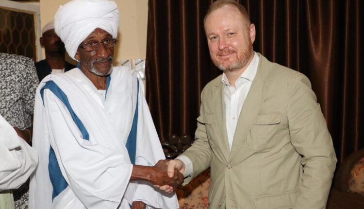 السفير الأمريكي يكشف أسباب تمديد أجل الانتخابات في السودان: ستعيد الإسلاميين إلى السلطة