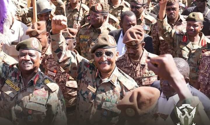 بالفيديو.. البرهان في خطاب ساخن .. يحذر المؤتمر الوطني والحركة الاسلامية ويهدد بشأن القوات المسلحة