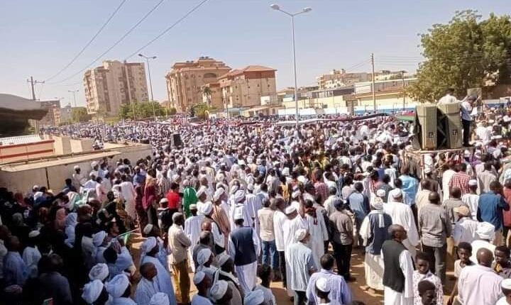 حشود كبيرة بالخرطوم رفضا للتسوية والتدخل الأجنبي وتطالب بطرد فولكر