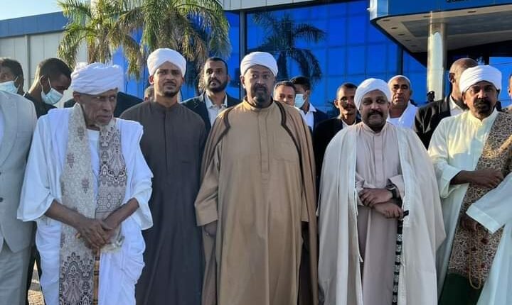 الحسن الميرغني يوضح ملابسات حادث استقبال والده بالمطار ويتهم جهات