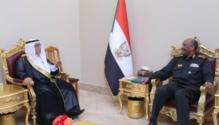 البرهان يتسلم دعوة من الملك سلمان للمشاركة في قمة بالسعودية