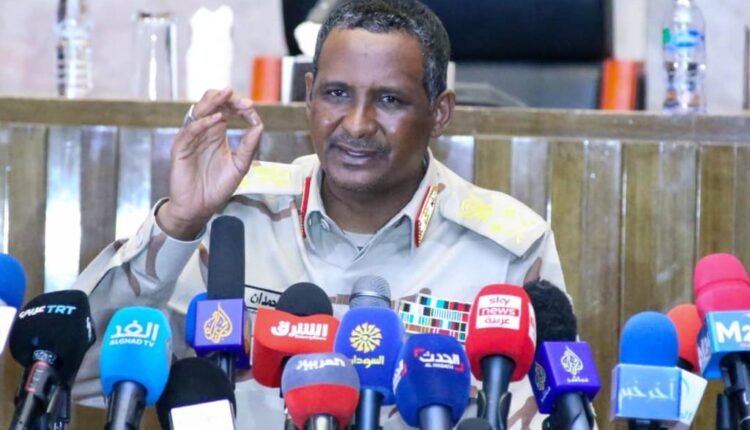 حميدتي يعلن تاييده للتسوية ودعمها وينتقد فتح الكباري لمتظاهرين والسماح لهم للوصول إلى القصر ومنع آخرين: خيار وفقوس