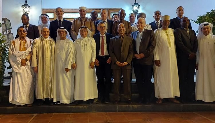 تفاصيل اجتماع بين الآلية الثلاثية والسفير السعودي وسفراء عرب