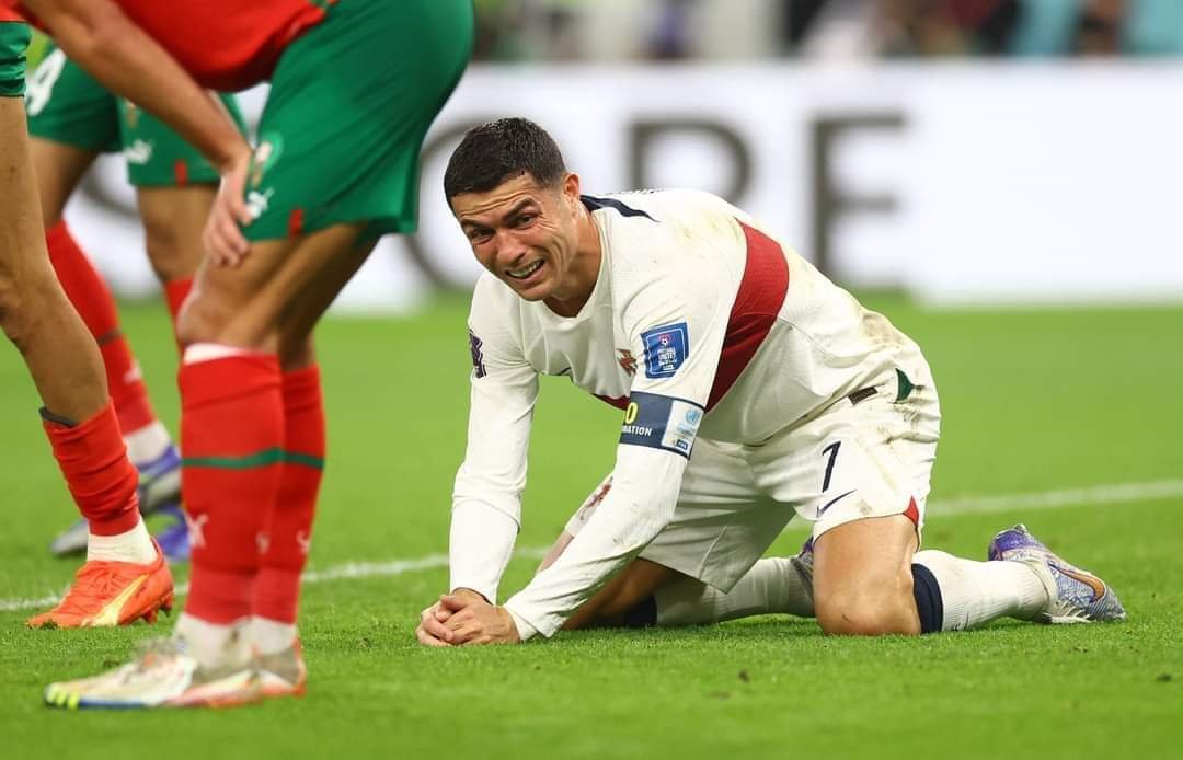 عاجل : المغرب تواصل كتابة التاريخ وتقصي البرتغال.. حسرة ودموع رونالدو وفرحة بوفال مع والدته داخل الملعب (فيديو وصور)