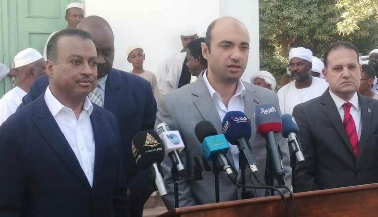 بعد زيارة حميدتي.. القنصل المصري يلتقي الميرغني في منزله