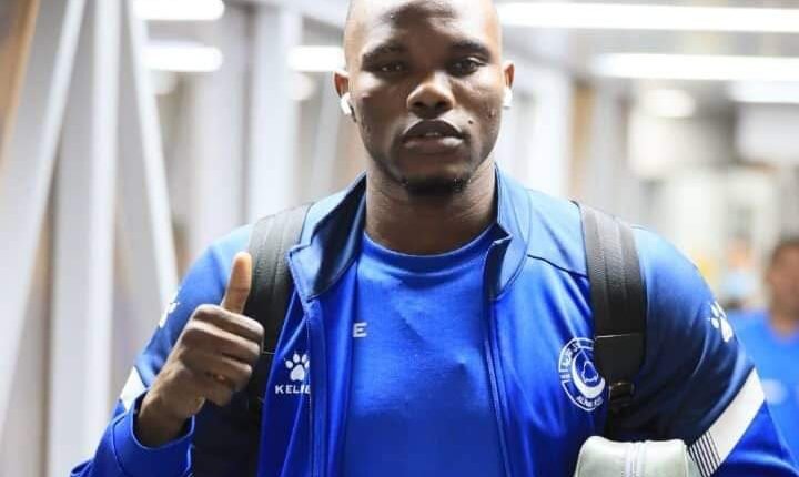 الانضباط يجبر أجانب الهلال على العودة المبكرة