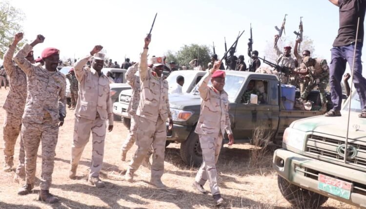 قوات الدعم السريع تضبط كميات كبيرة من الزي العسكري السوداني مهربة إلى دولة جارة