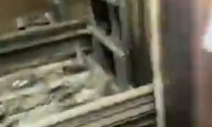 بالفيديو .. سقوط مصعد كهربائي على مريض قلب على “نقالة” بمستشفى بالخرطوم