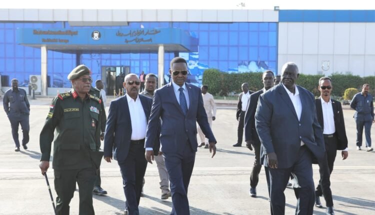 4 من أعضاء مجلس السيادة السوداني يغادرون خارج الخرطوم