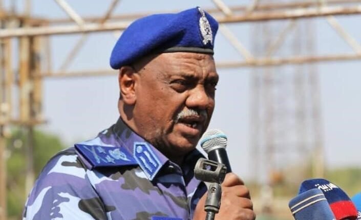 وزير الداخلية السوداني يشترط تبعية الوزارة إلى المدنيين