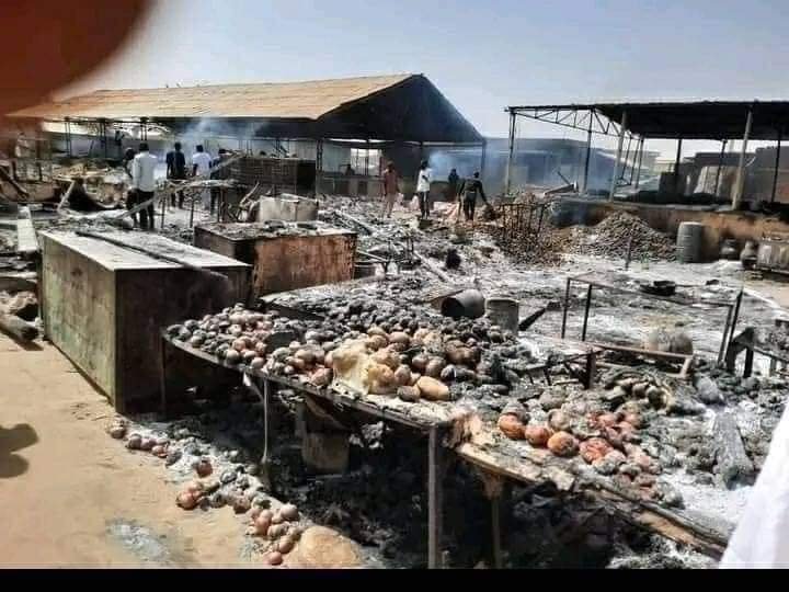بالفيديو : احتراق سوق بحري المحطة الوسطى جراء الإشتبكات المسلحة