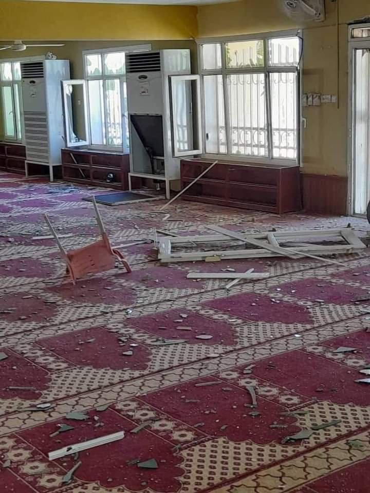 قذيفة تحيل مسجدا في شمبات إلى الدمار أثار الدمار في المسجد