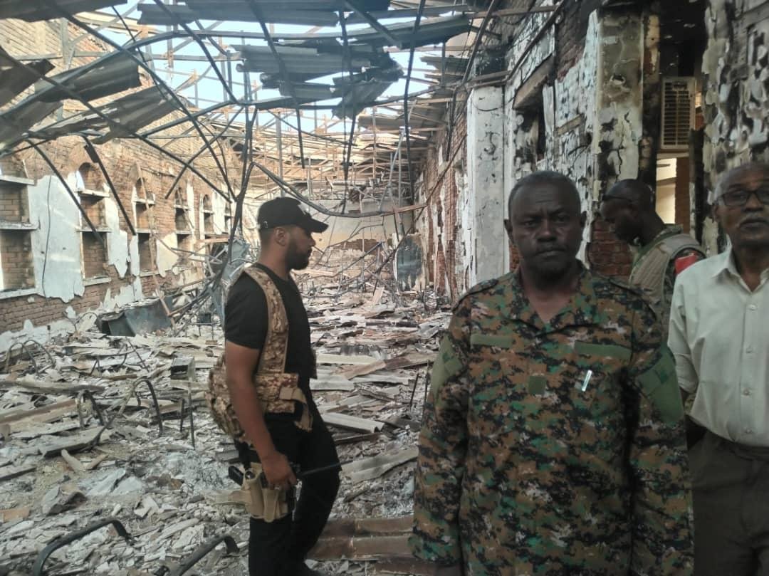 بالفيديو: الجيش السوداني يسحب مركبات مدمرة لقوات الدعم السريع من شوارع أم درمان تمهيداً لعودة المواطنين وتخريب كبير في مبنى حكومي كبير بالفيديو: الجيش السوداني يسحب مركبات مدمرة لقوات الدعم السريع من شوارع أم درمان تمهيداً لعودة المواطنين وتخريب كبير في مبنى حكومي كبير