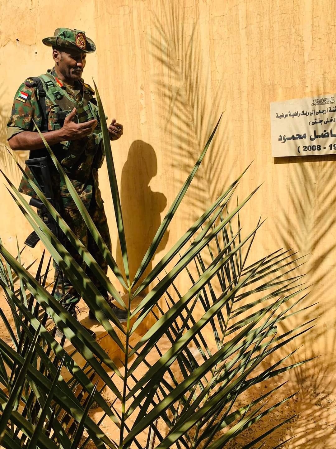بالصور والفيديو :عبد الرحمن الصادق يكشف حجم الدمار في تفقد مقار بارزة بأمدرمان بينها منزل والده وقبة المهدي والضريح ويزور مسيد شيخ الأمين